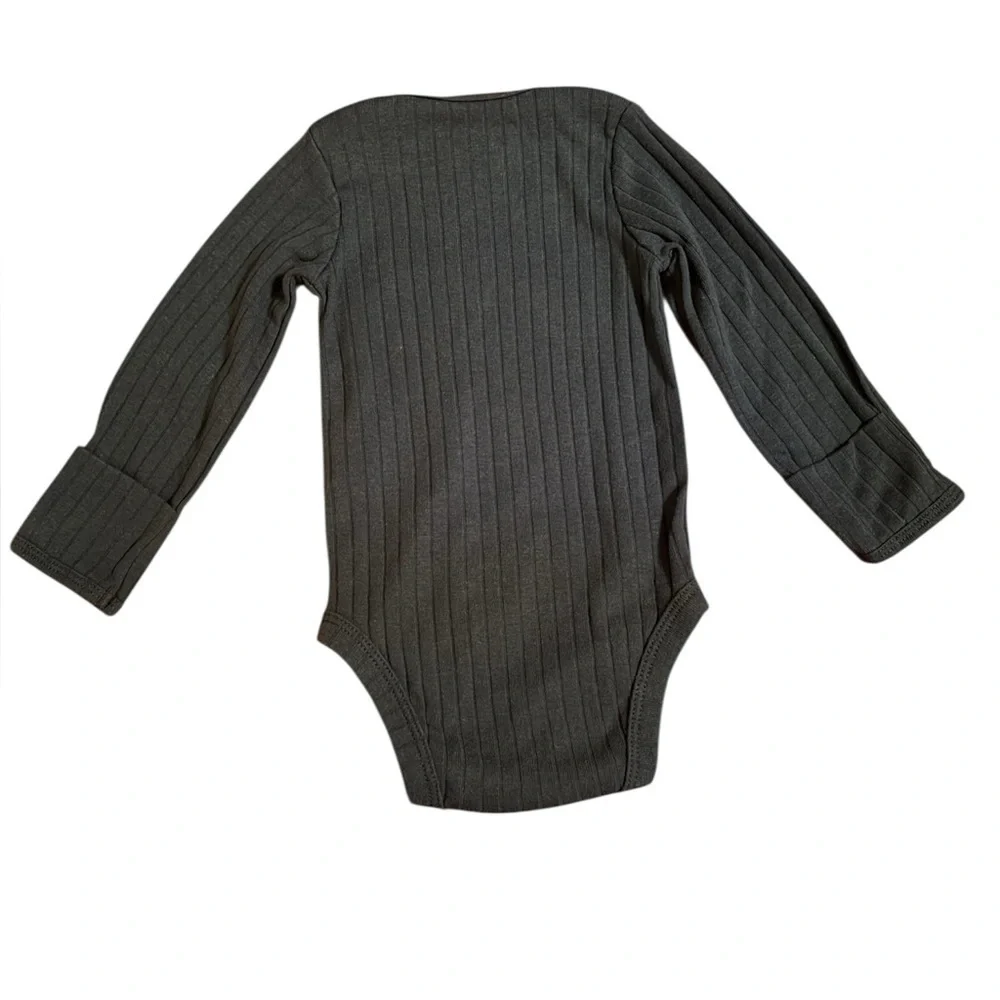 Carter's Ribbed Long Sleeve 3 Bodysuit size:0-3